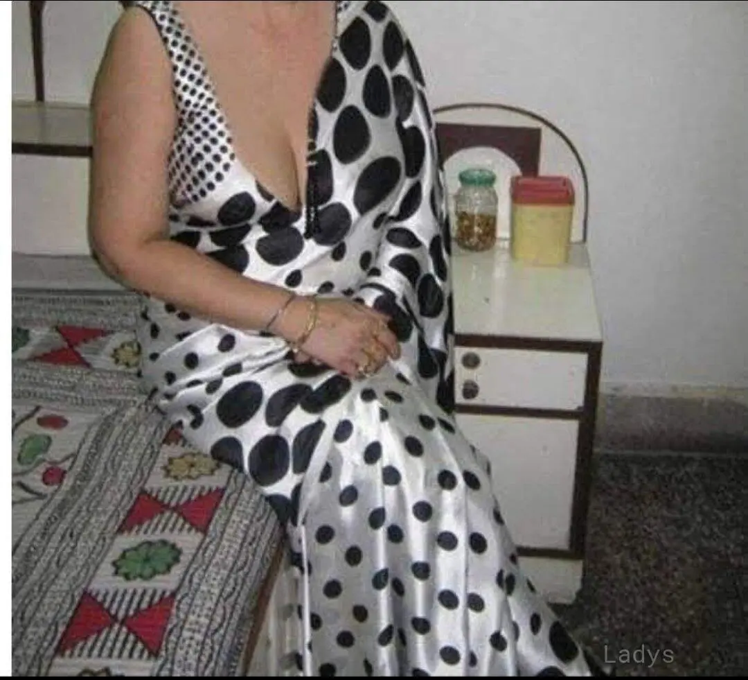 Simran, 39 years beautiful nude Pune escorts girl, height 168 sm, Weight  kg