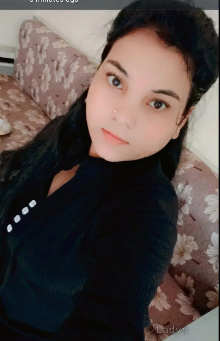 Sonali, 23 years beautiful nude Pune escorts girl, height 152 sm, Weight  kg