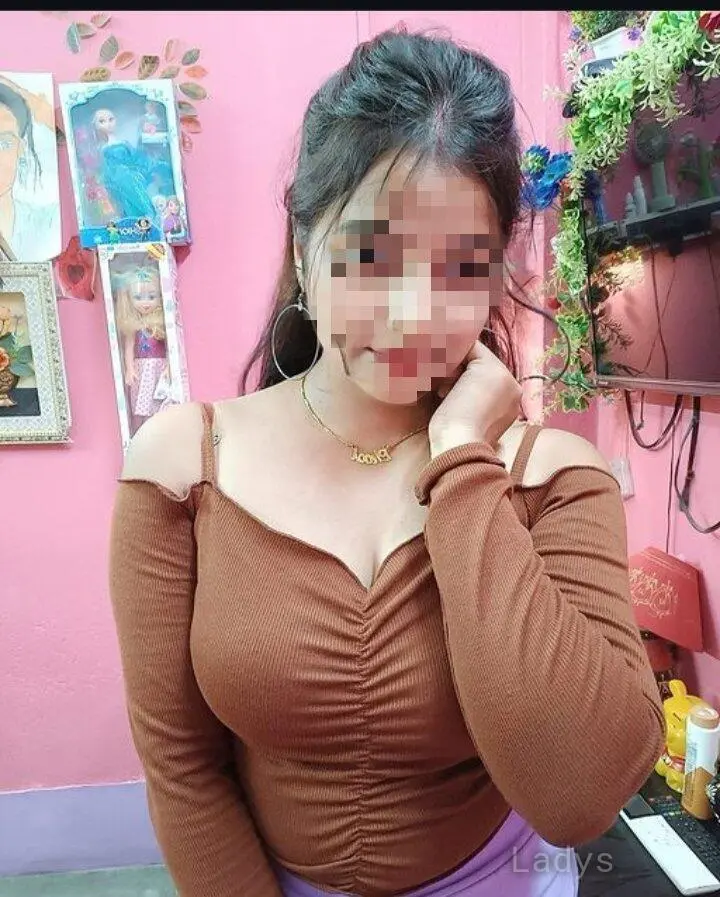 Tapsi, 27 years beautiful nude Pune escorts girl, height 153 sm, Weight  kg