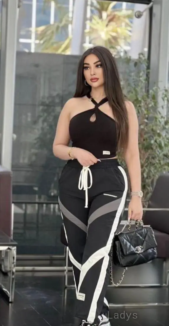 Tasha, 21 years beautiful nude Pune escorts girl, height 154 sm, Weight  kg