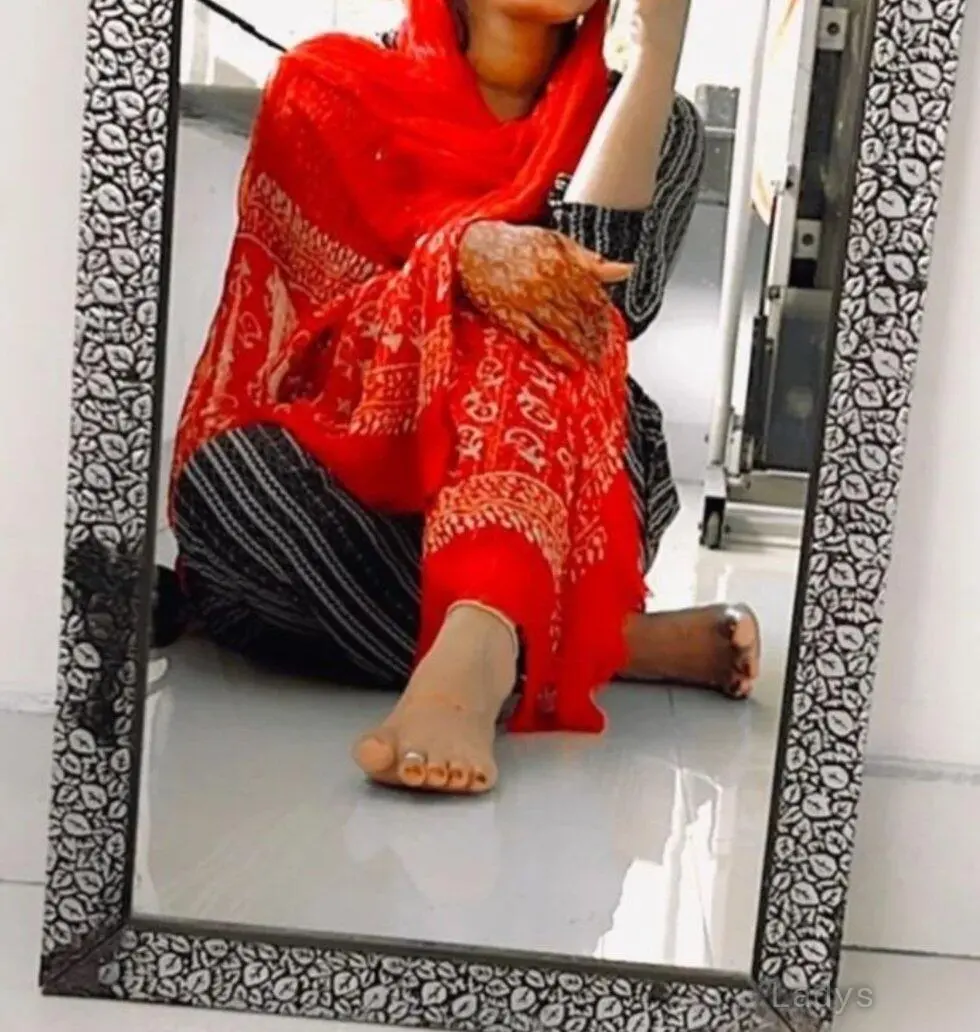 Tasha, 21 years beautiful nude Pune escorts girl, height 153 sm, Weight  kg
