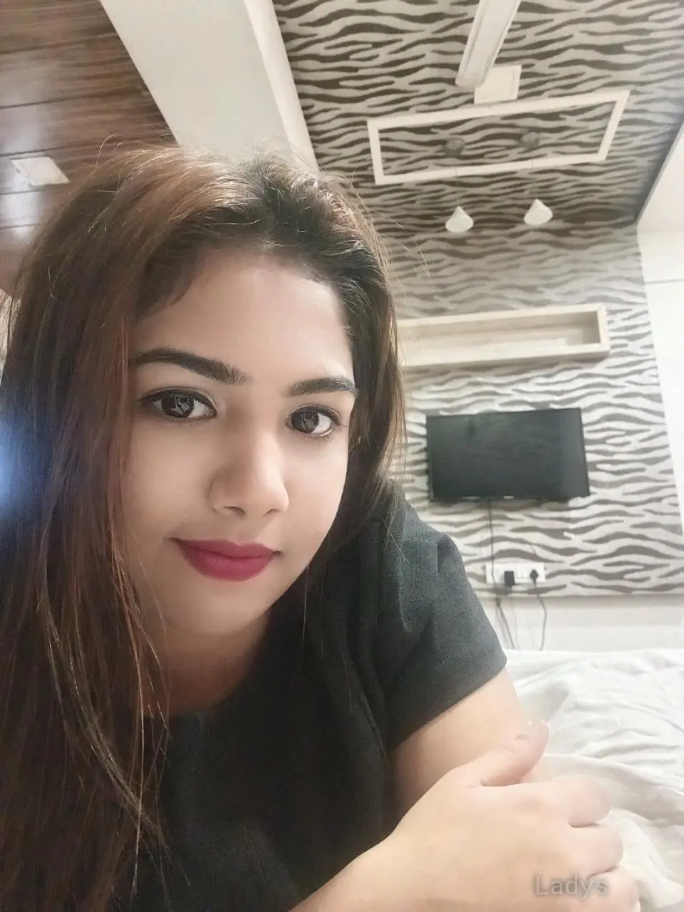 Victoria, 24 years beautiful nude Pune escorts girl, height 153 sm, Weight  kg