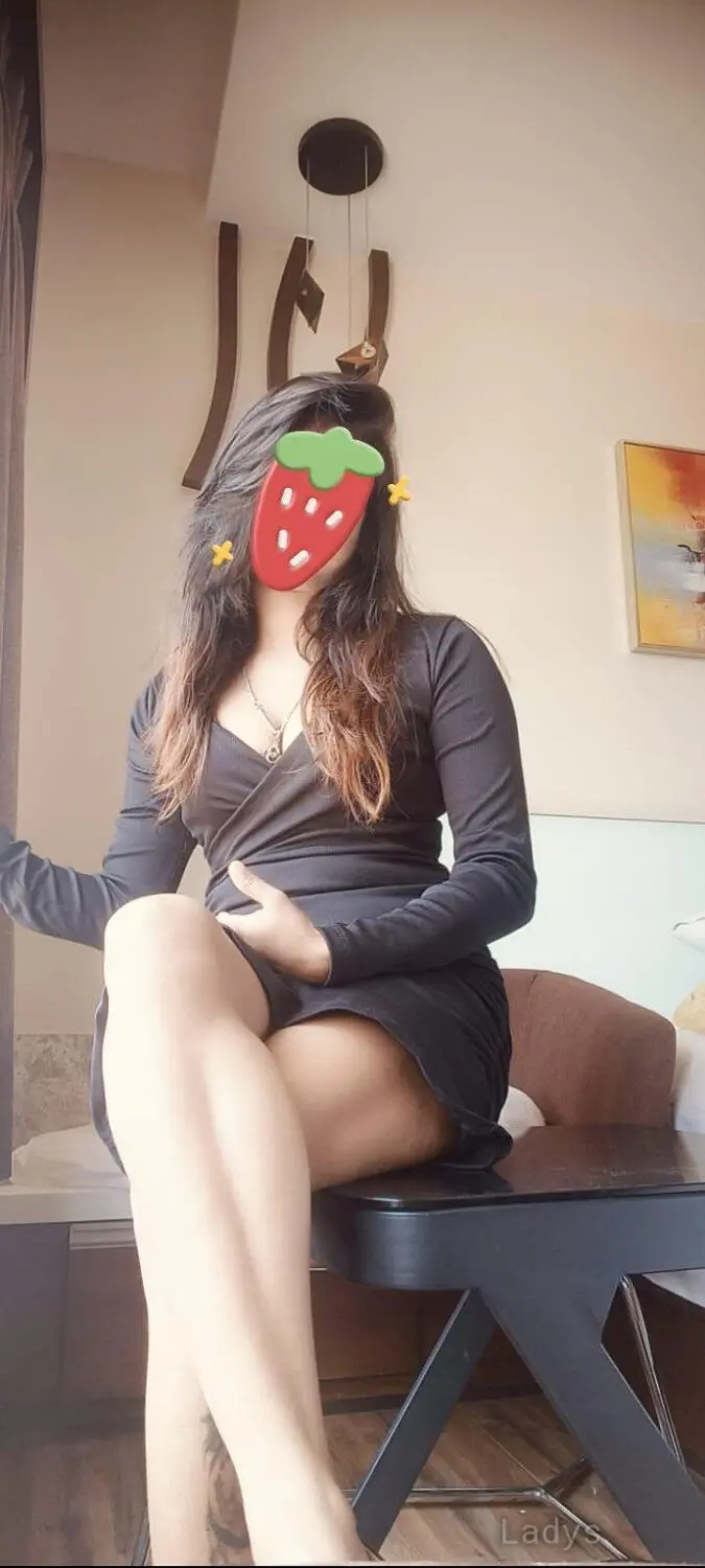 Wendy, 24 years beautiful nude Pune escorts girl, height 153 sm, Weight  kg