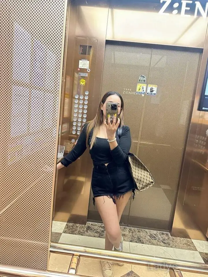 Ava, 30 years old Pyeongtaek escort girl with big tits, height 157 sm, Weight  kg