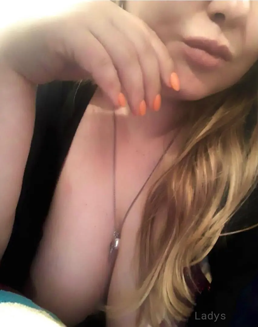 Russian Doll, 33 years beautiful nude Queens escorts girl, height 165 sm, Weight 85 kg