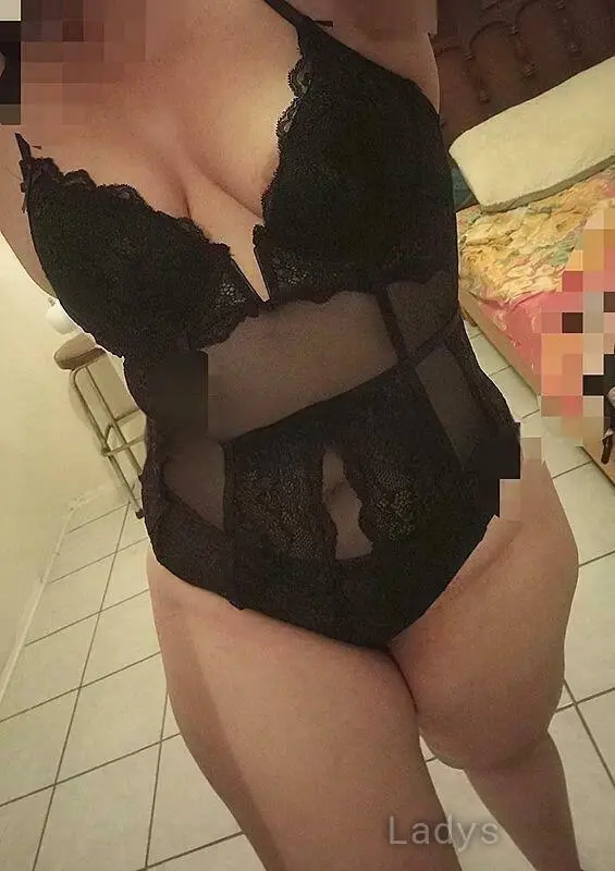 Emma, 25 years beautiful nude Querétaro escorts girl, height 167 sm, Weight 80 kg