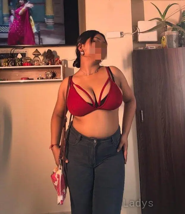 Gigi, 29 years old Rajkot escort girl with big tits, height 162 sm, Weight kg