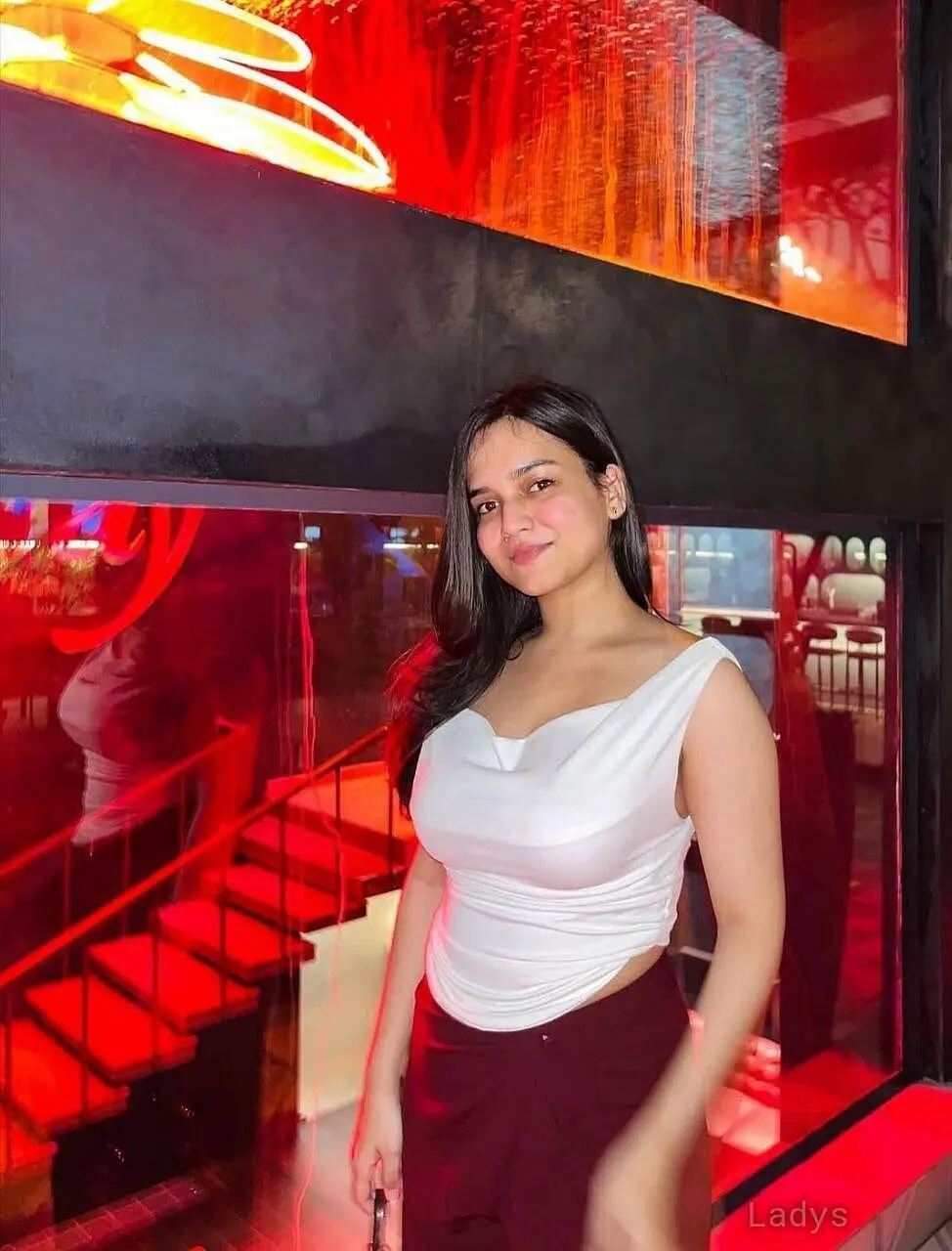 Roshni, 22 years old Rajkot escort girl with big tits, height 162 sm, Weight  kg