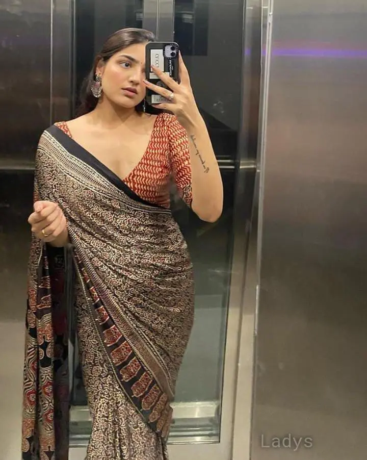 Lokita,  years beautiful nude Rajkot escorts girl, height  sm, Weight  kg