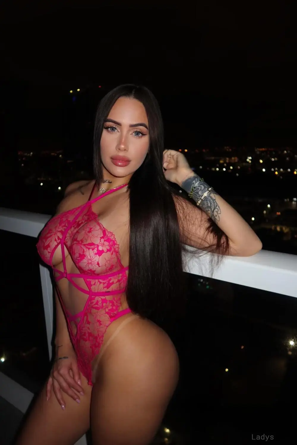 Megan, 25 years beautiful nude Raleigh escorts girl, height 154 sm, Weight 57 kg