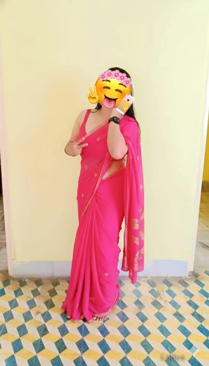 Emily, 21 years beautiful nude Ranchi escorts girl, height 156 sm, Weight  kg