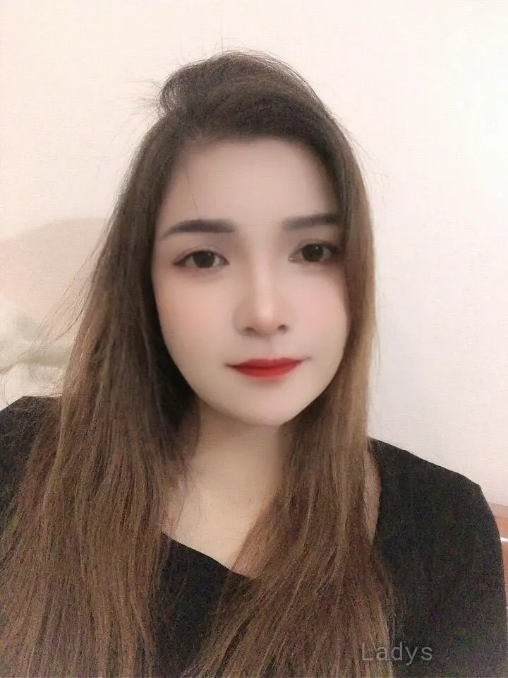 Lisa, 24 years old Ras Al Khaimah escort girl with big tits, height 165 sm, Weight  kg