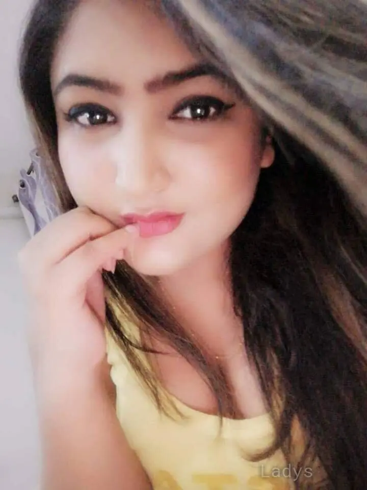 Mahi, 23 years old Ras Al Khaimah escort girl with big tits, height 167 sm, Weight kg