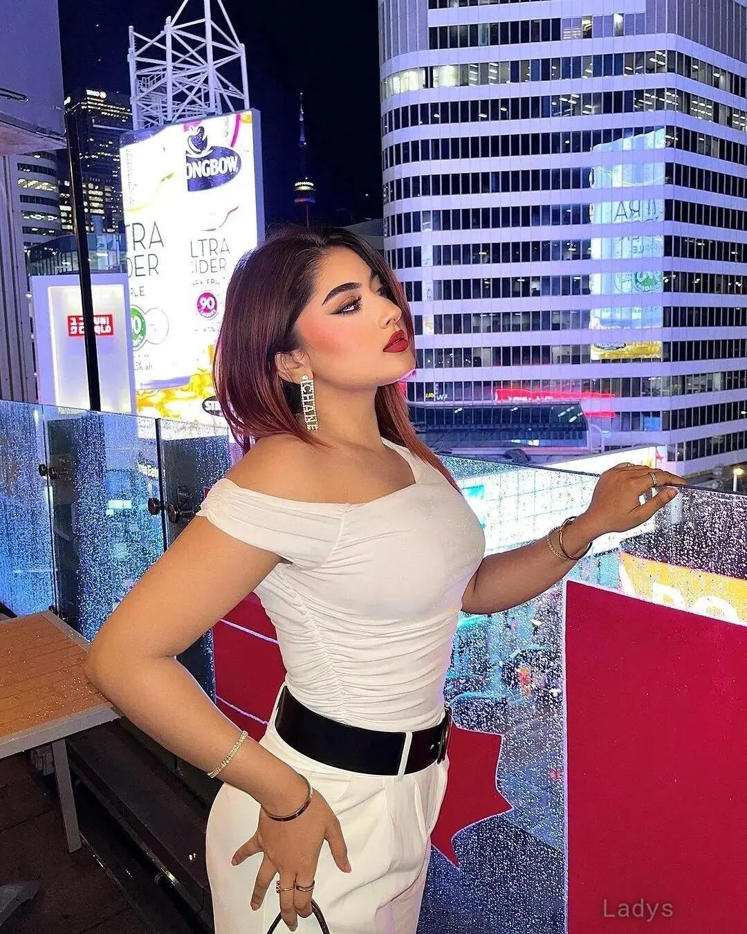 Avneet, 21 years beautiful nude Ras Al Khaimah escorts girl, height 165 sm, Weight  kg