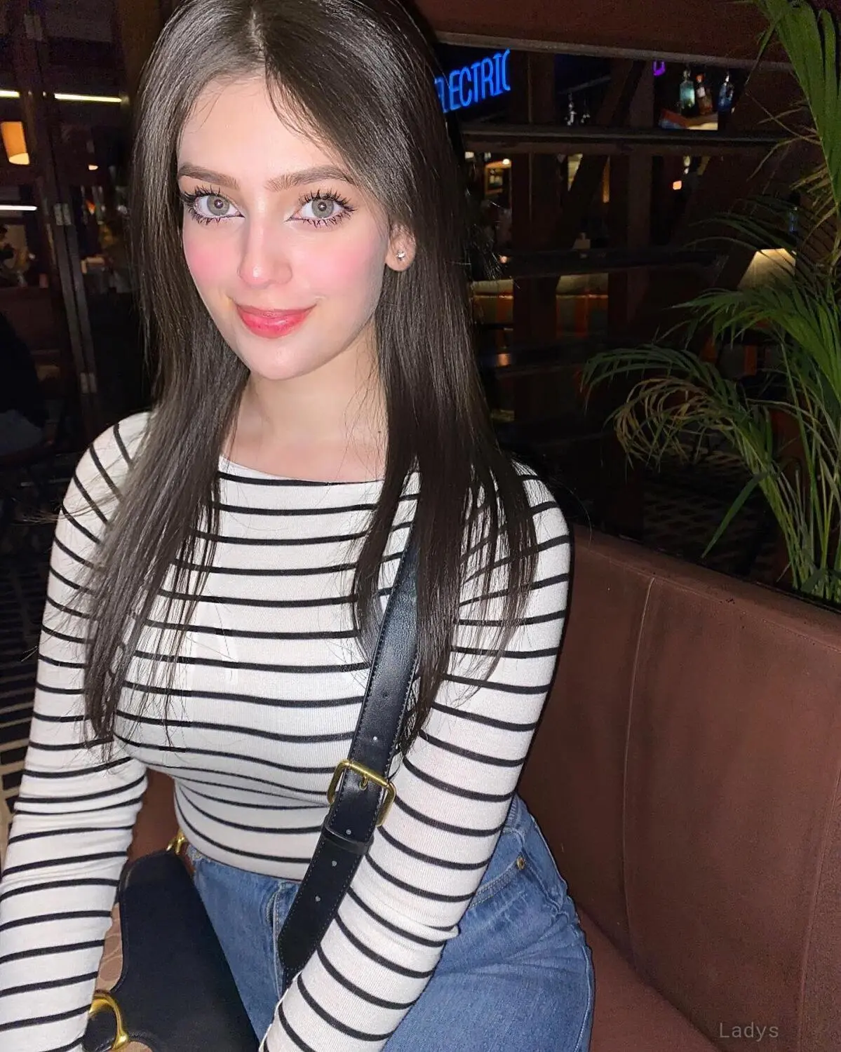 Shreyaa,  years beautiful nude Ras Al Khaimah escorts girl, height  sm, Weight  kg