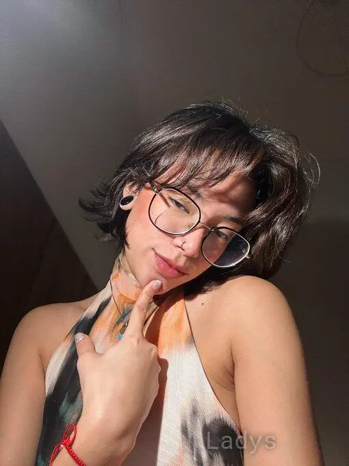 Chloé Milly, 29 years asian escorts girl, height 165 sm, Weight 40 kg, Reims eacort