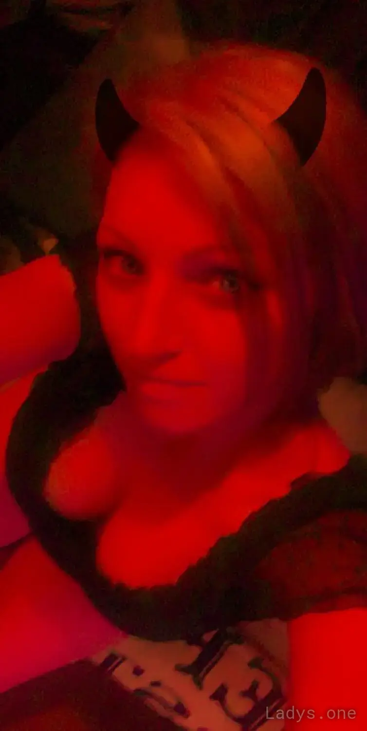 Brooke is sweet, 39 years beautiful nude Reno escorts girl, height 160 sm, Weight 56 kg