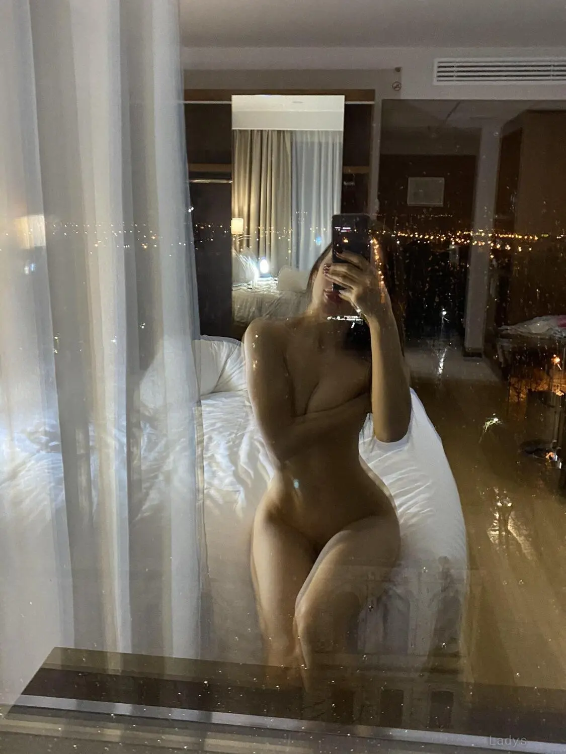Louise, 27 years beautiful nude Rhodes escorts girl, height 169 sm, Weight 62 kg