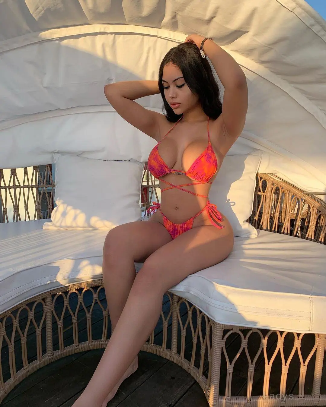 Émeline, 26 years beautiful nude Rhodes escorts girl, height 172 sm, Weight 56 kg