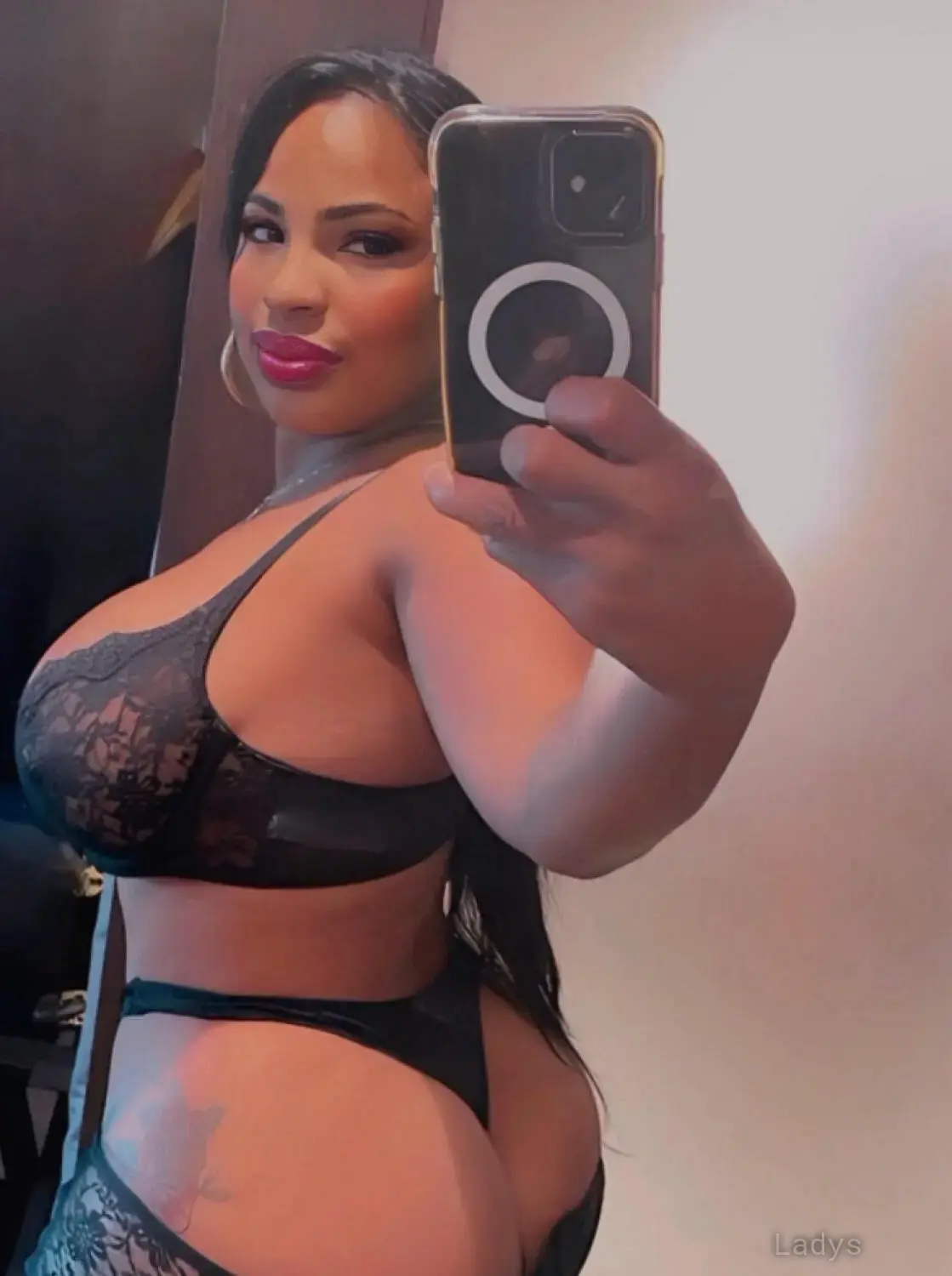 KIM, 28 years old Richmond escort girl with big tits, height 165 sm, Weight 68 kg