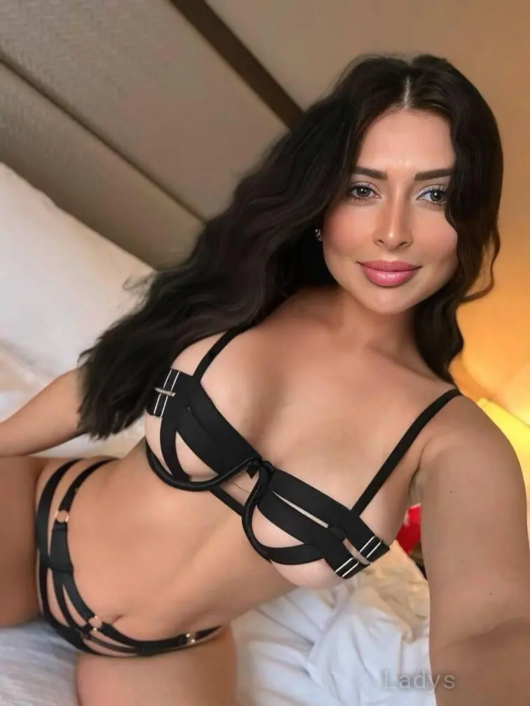 Angy, 24 years beautiful nude Richmond escorts girl, height 162 sm, Weight 54 kg