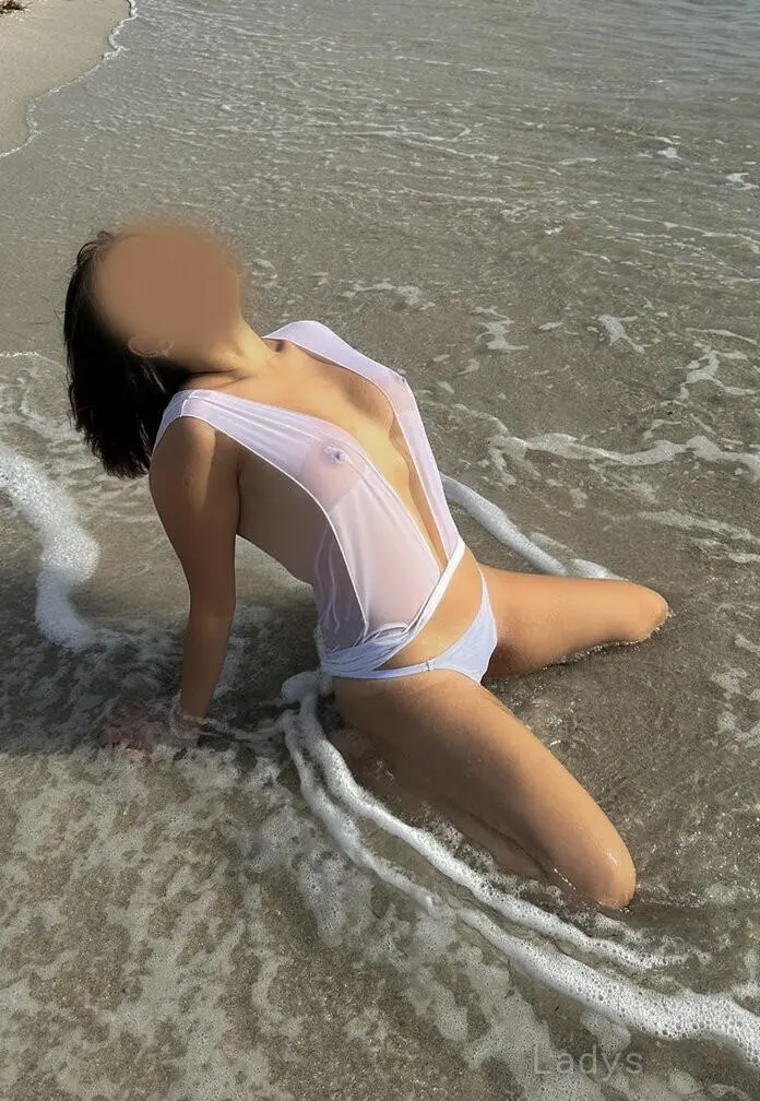 SCARLET, 28 years beautiful nude Richmond escorts girl, height 154 sm, Weight 50 kg