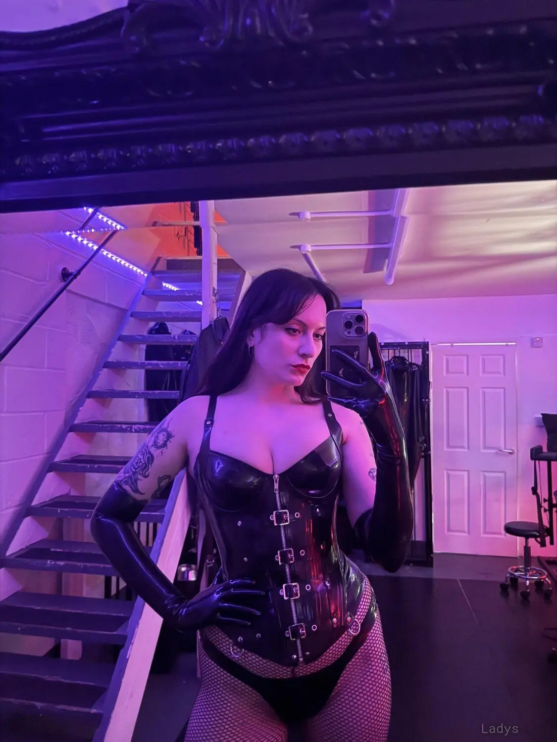 Mistress May, 32 years beautiful nude Riga escorts girl, height 169 sm, Weight 70 kg