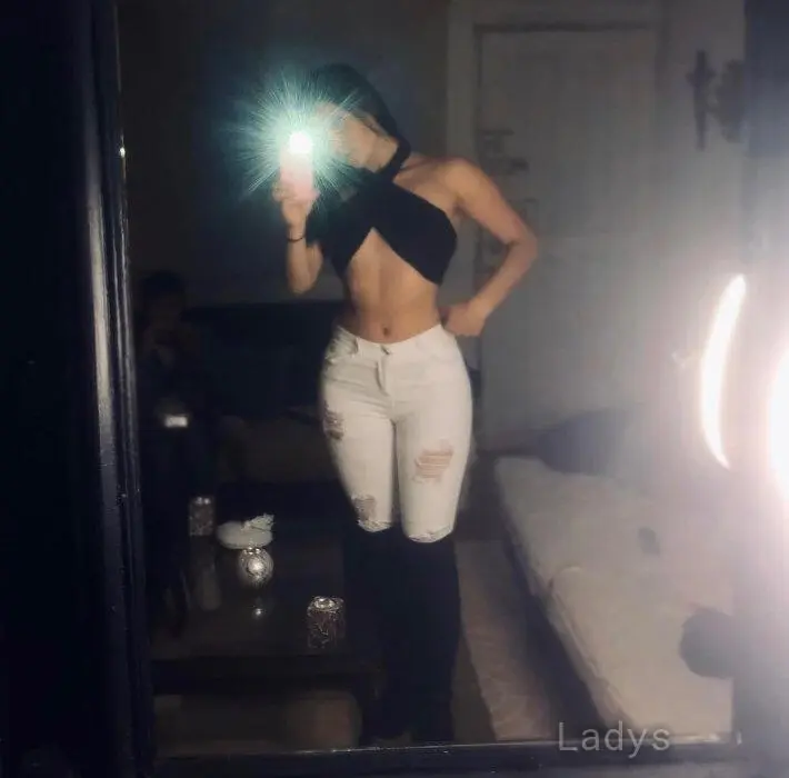 Vinnitsa viloyati, Ladyjin, qizlarning erotik fotosuratlari