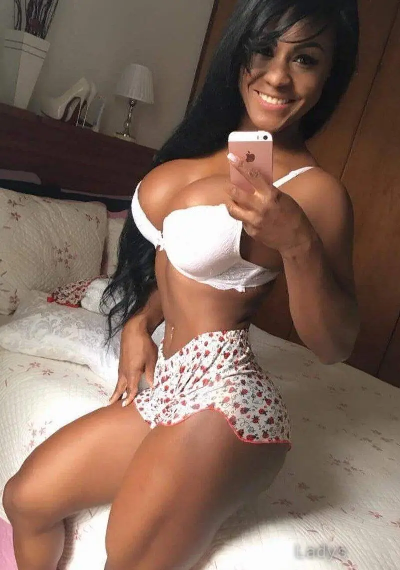 July Bonnura, 27 years beautiful nude Rio De Janeiro escorts girl, height 161 sm, Weight 54 kg