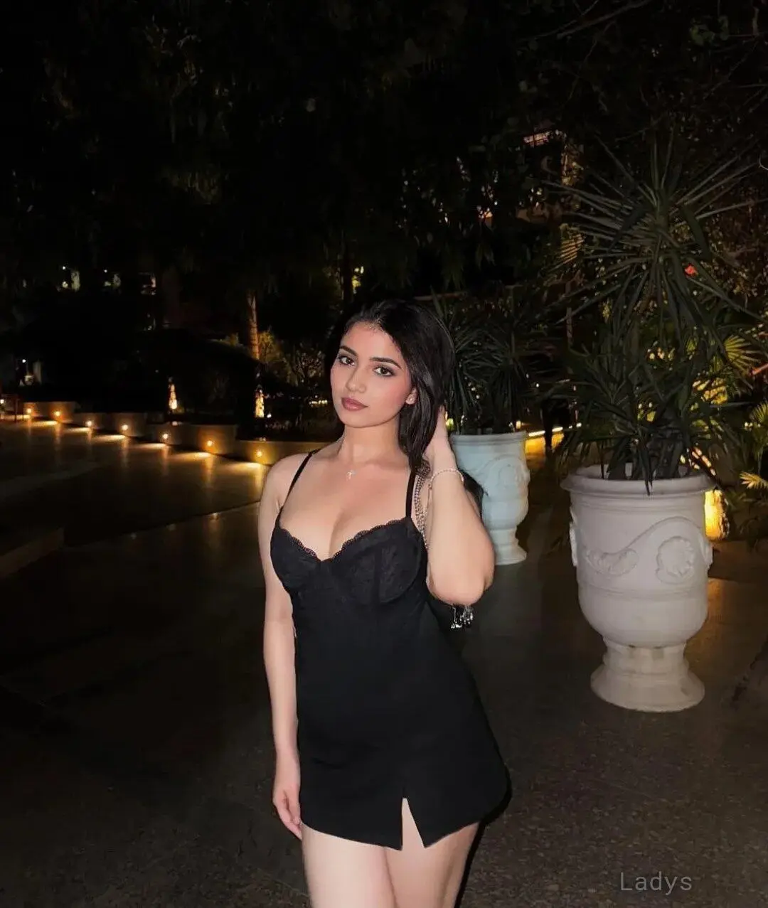 Neha, 24 years old RIshikesh escort girl with big tits, height 152 sm, Weight  kg