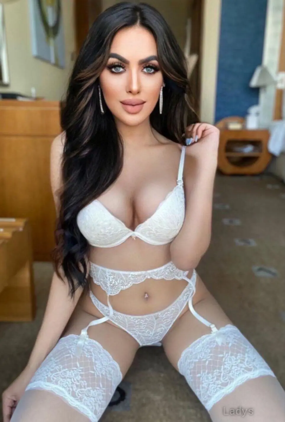 Alina, 23 years old Riyadh escort girl with big tits, height 169 sm, Weight  kg