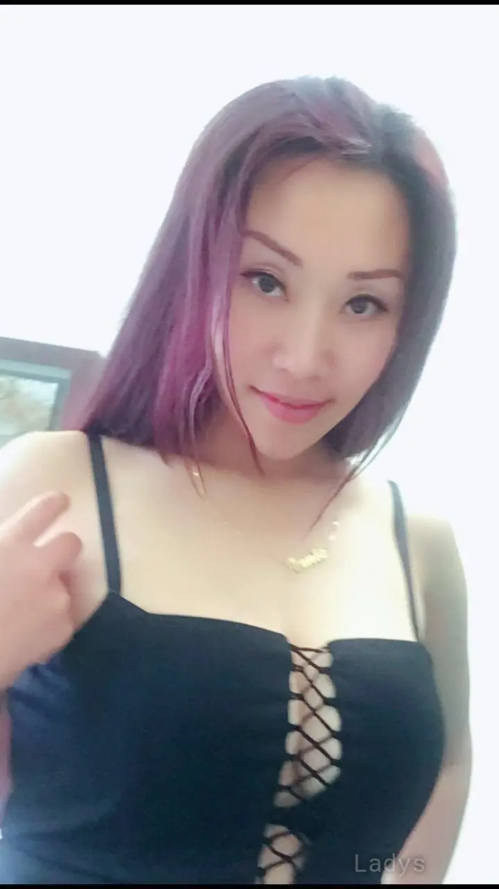 Annie, 23 years old Riyadh escort girl with big tits, height 162 sm, Weight kg
