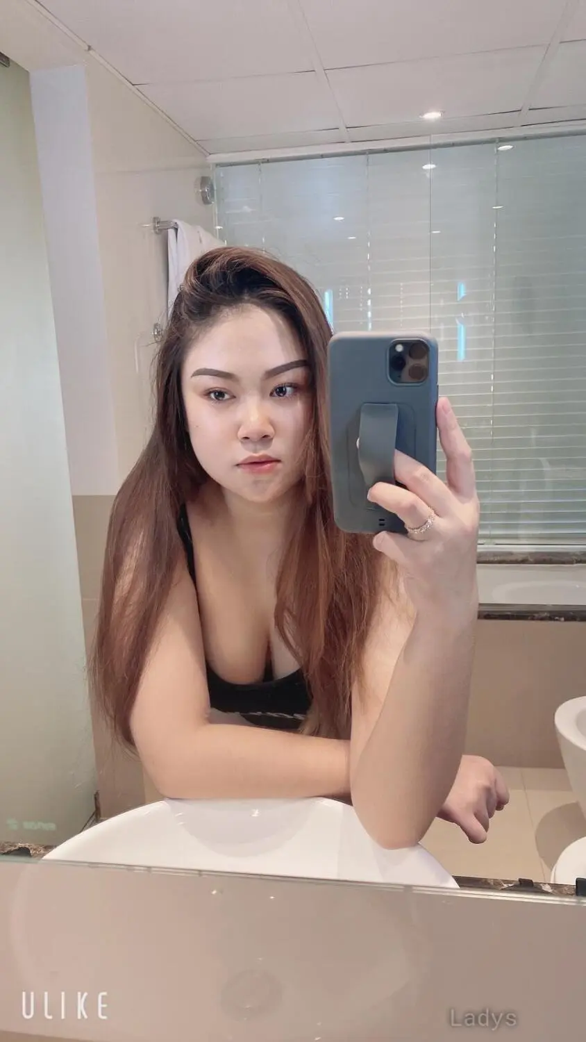 Ava, 23 years old Riyadh escort girl with big tits, height 165 sm, Weight  kg