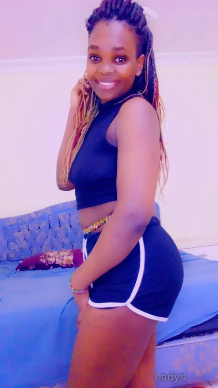 Brie, 24 years old Riyadh escort girl with big tits, height 153 sm, Weight  kg
