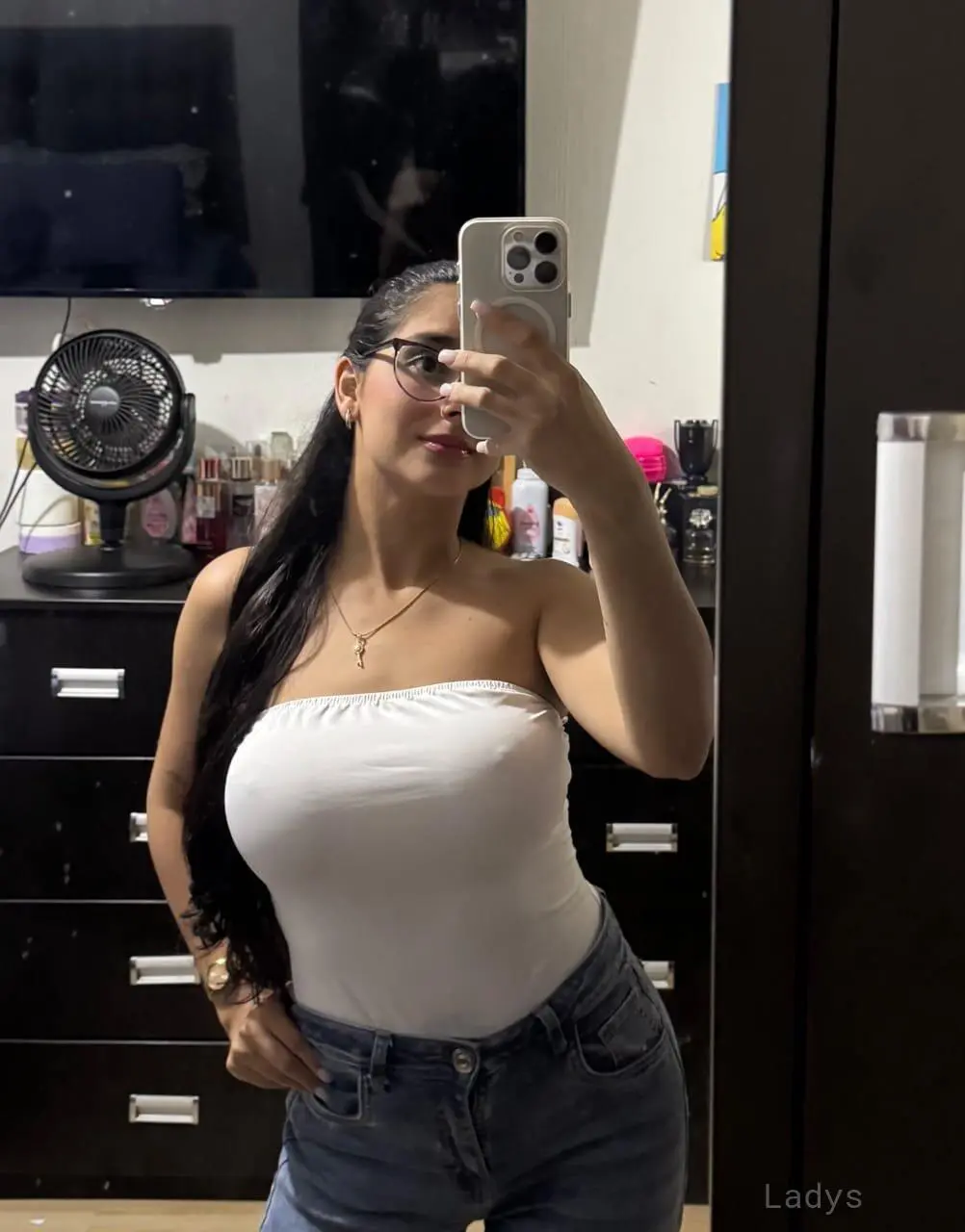 Celia, 25 years old Riyadh escort girl with big tits, height 176 sm, Weight  kg