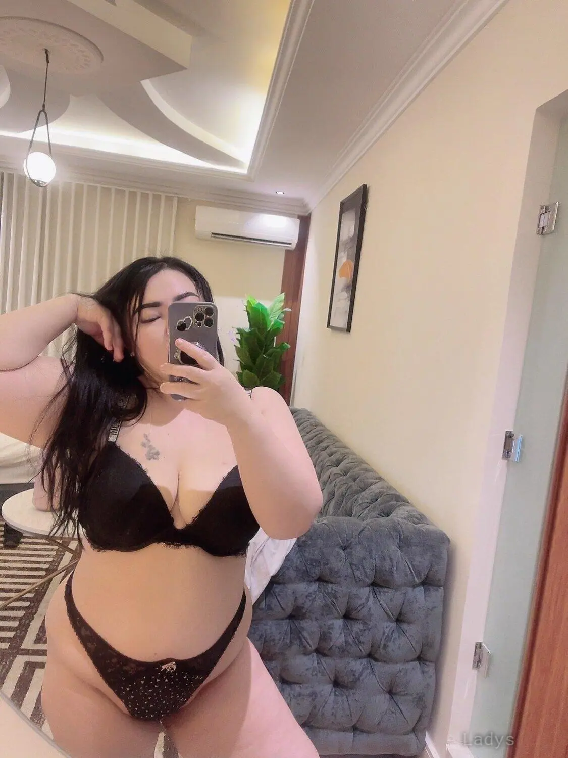 Coco, 30 years old Riyadh escort girl with big tits, height 165 sm, Weight kg