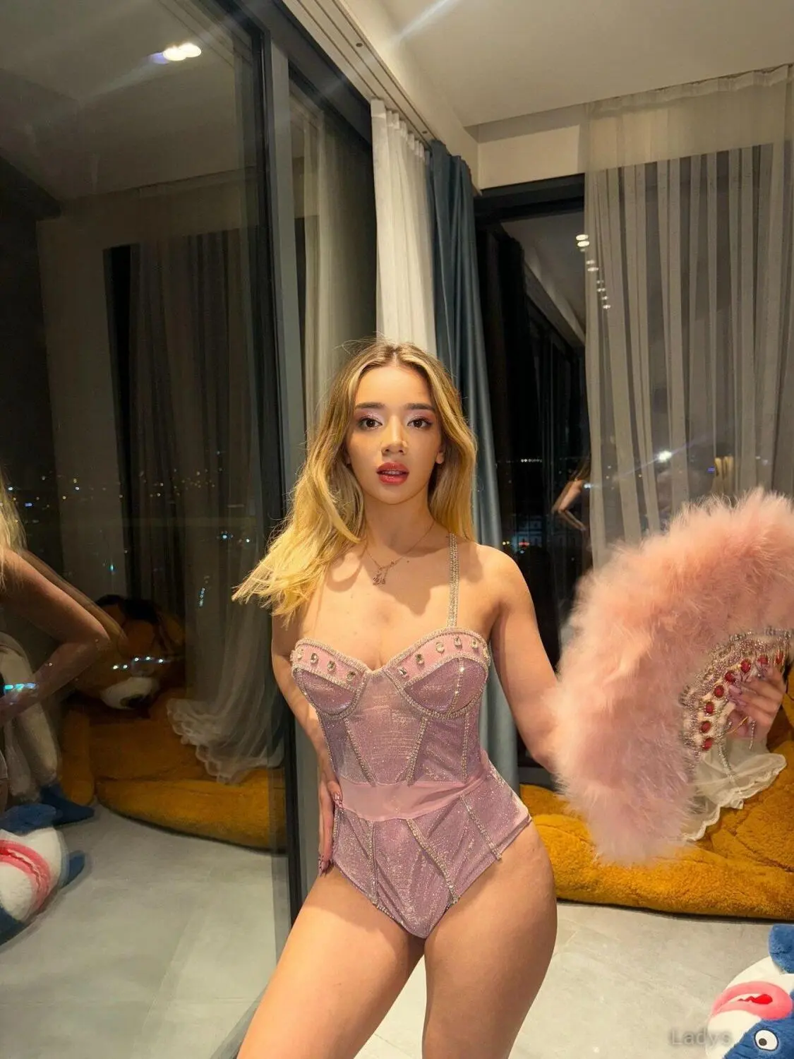 Derya, 20 years old Riyadh escort girl with big tits, height 165 sm, Weight  kg