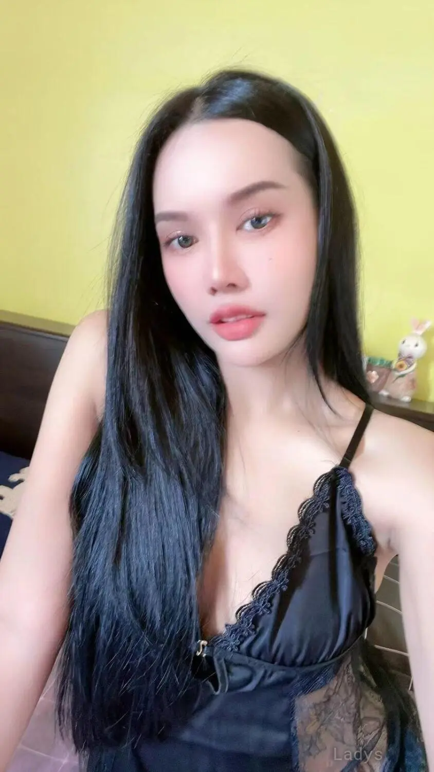 Emma, 21 years old Riyadh escort girl with big tits, height 170 sm, Weight  kg