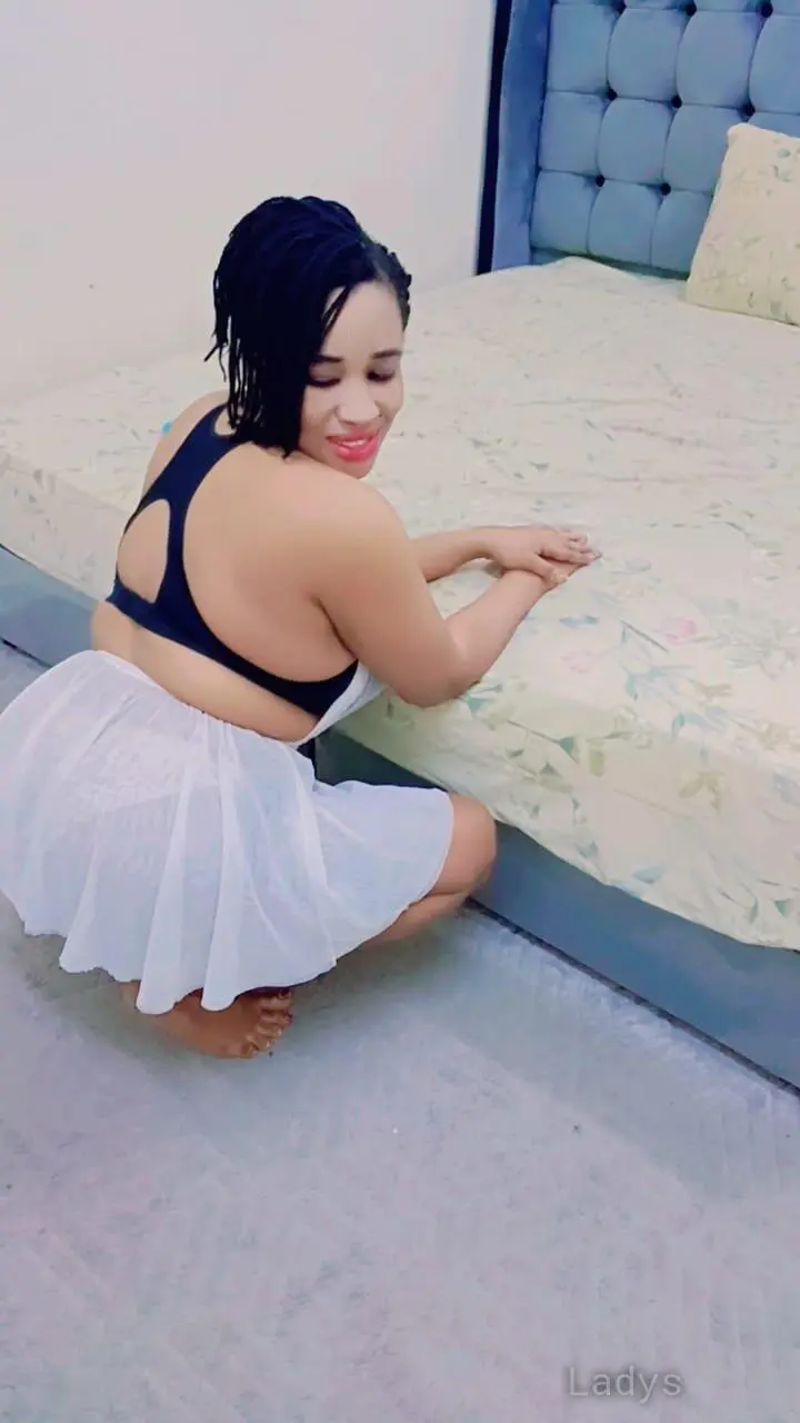 Fifi, 25 years old Riyadh escort girl with big tits, height 155 sm, Weight  kg
