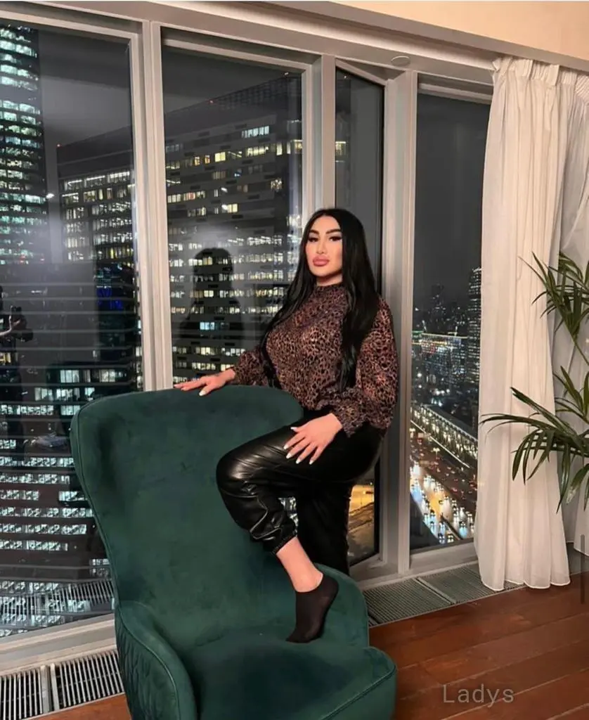 Jamila, 32 years old Riyadh escort girl with big tits, height 176 sm, Weight  kg