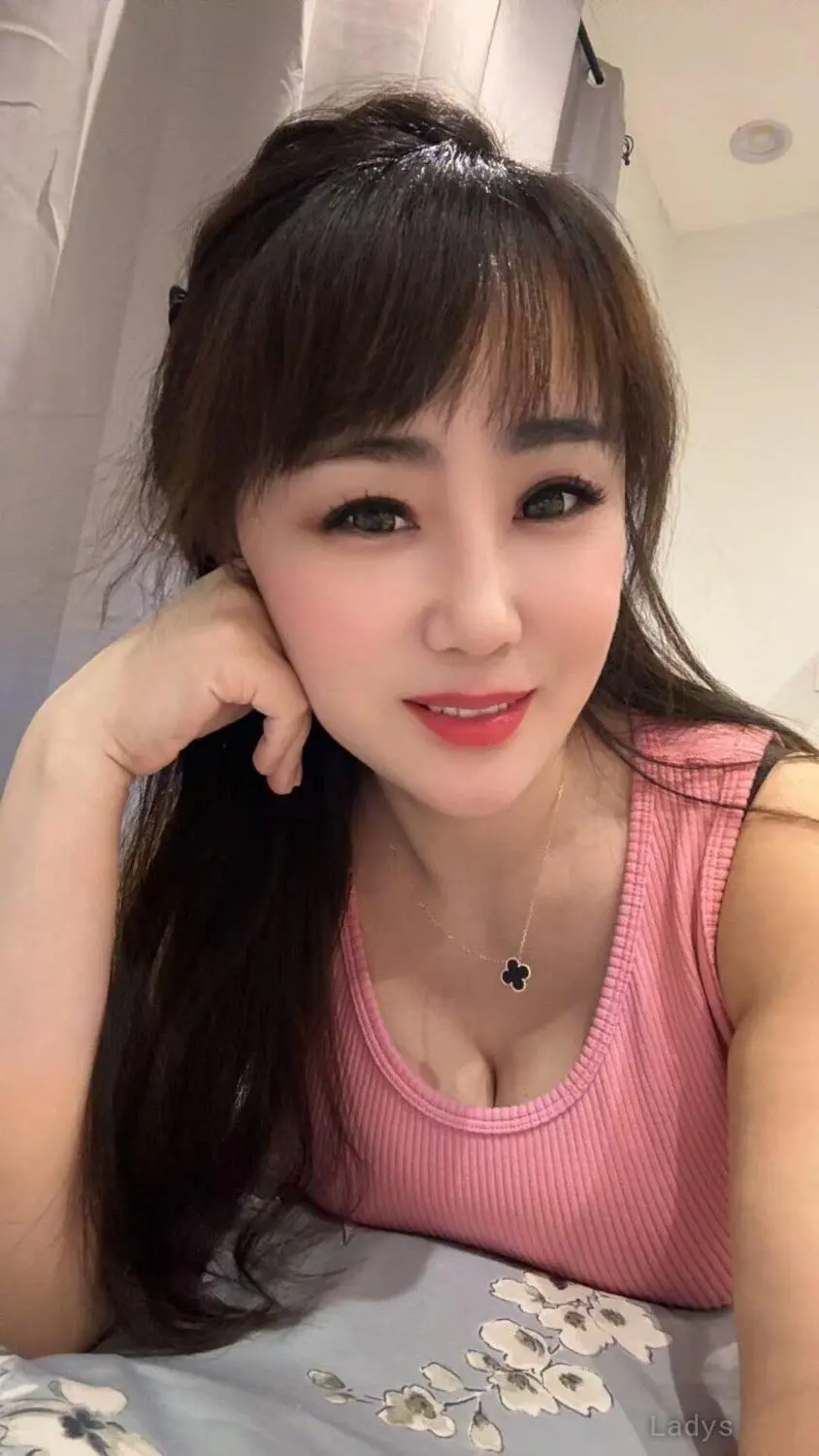 Jiajia, 25 years old Riyadh escort girl with big tits, height 165 sm, Weight kg