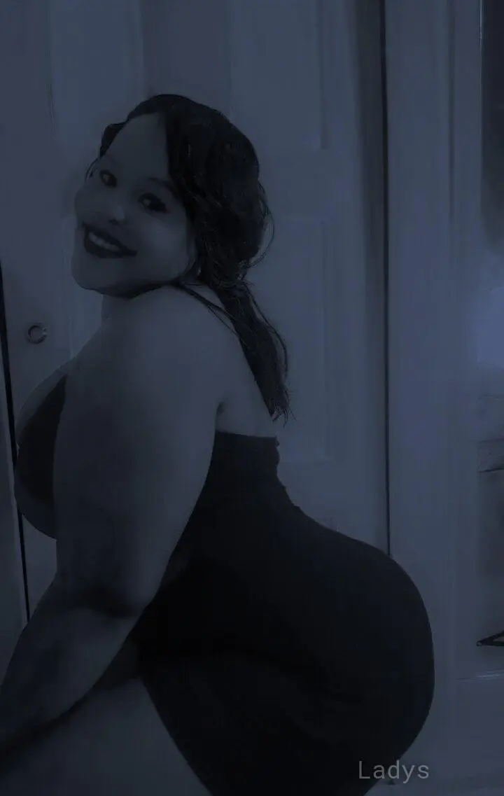 Lilly, 29 years old Riyadh escort girl with big tits, height 163 sm, Weight kg