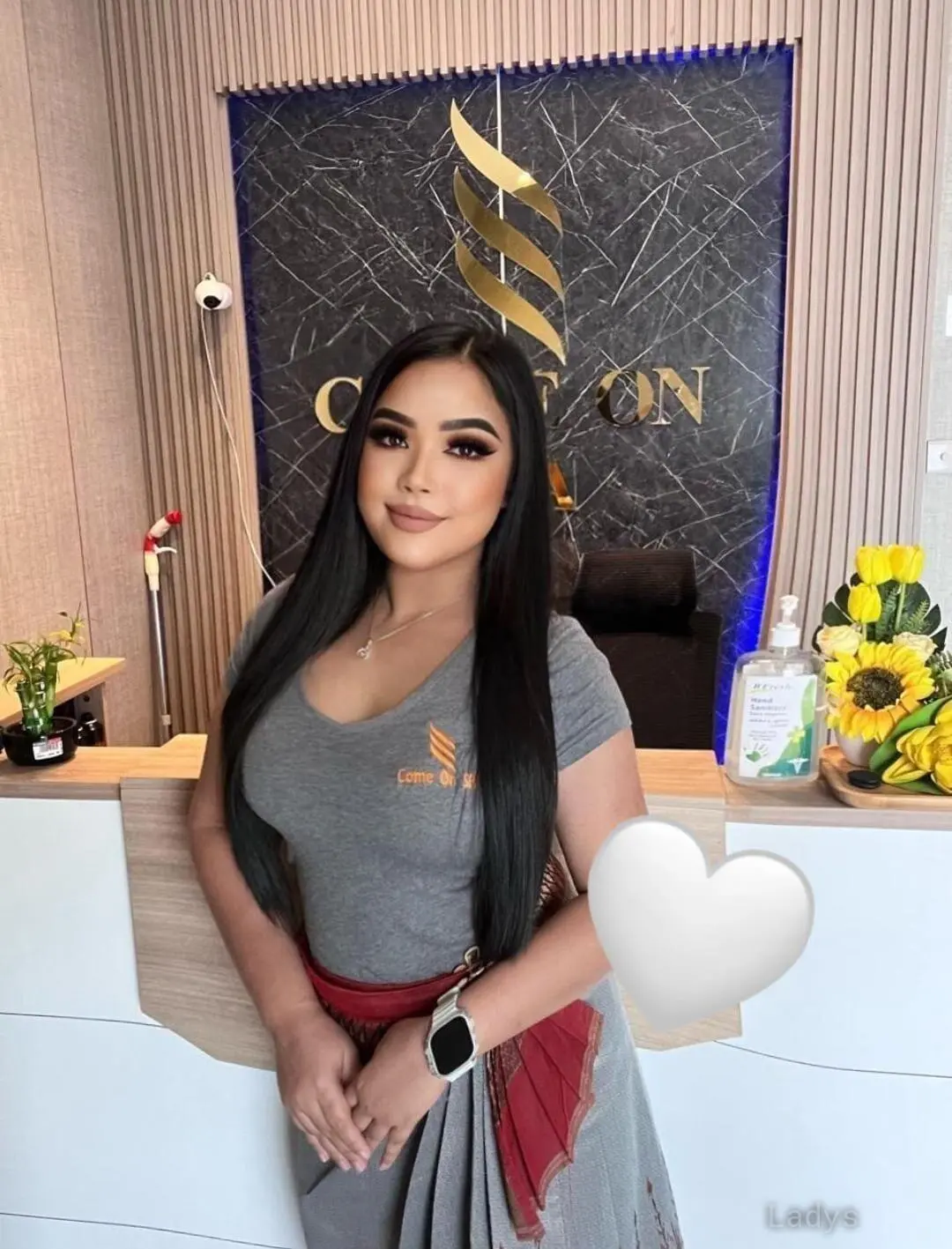 Lisa, 22 years old Riyadh escort girl with big tits, height 168 sm, Weight kg