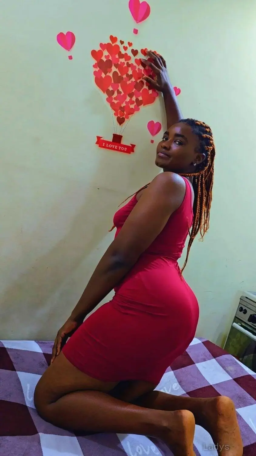 Lulu, 26 years old Riyadh escort girl with big tits, height 170 sm, Weight  kg