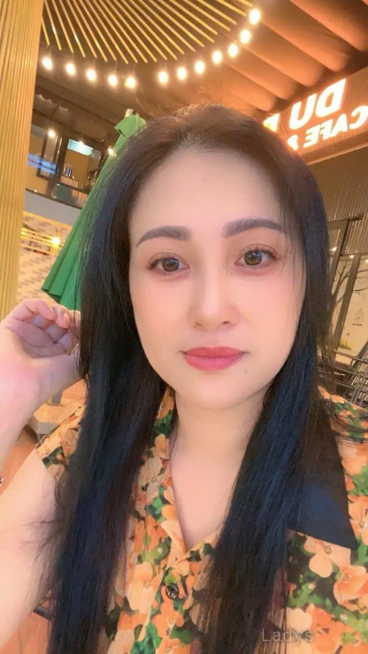 Mie, 23 years old Riyadh escort girl with big tits, height 163 sm, Weight kg