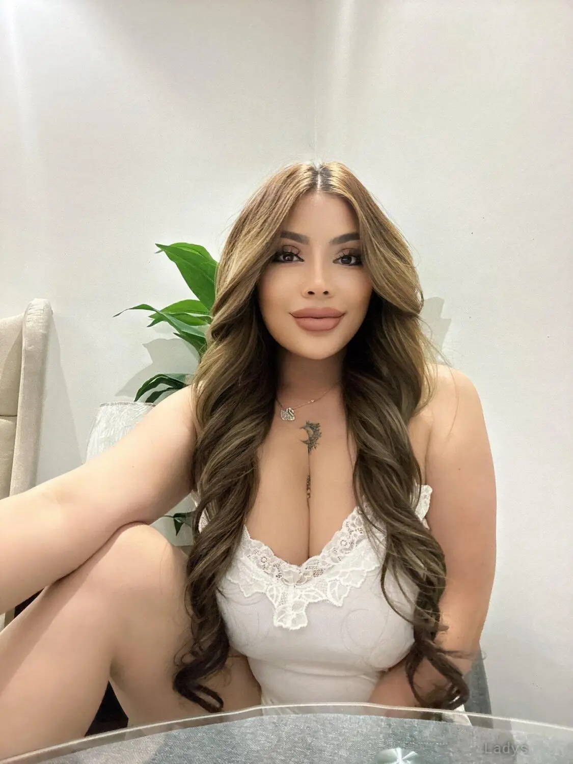 Norah, 28 years old Riyadh escort girl with big tits, height 160 sm, Weight kg