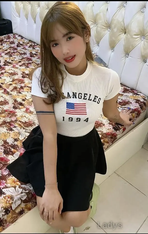 Noura, 21 years old Riyadh escort girl with big tits, height 164 sm, Weight  kg
