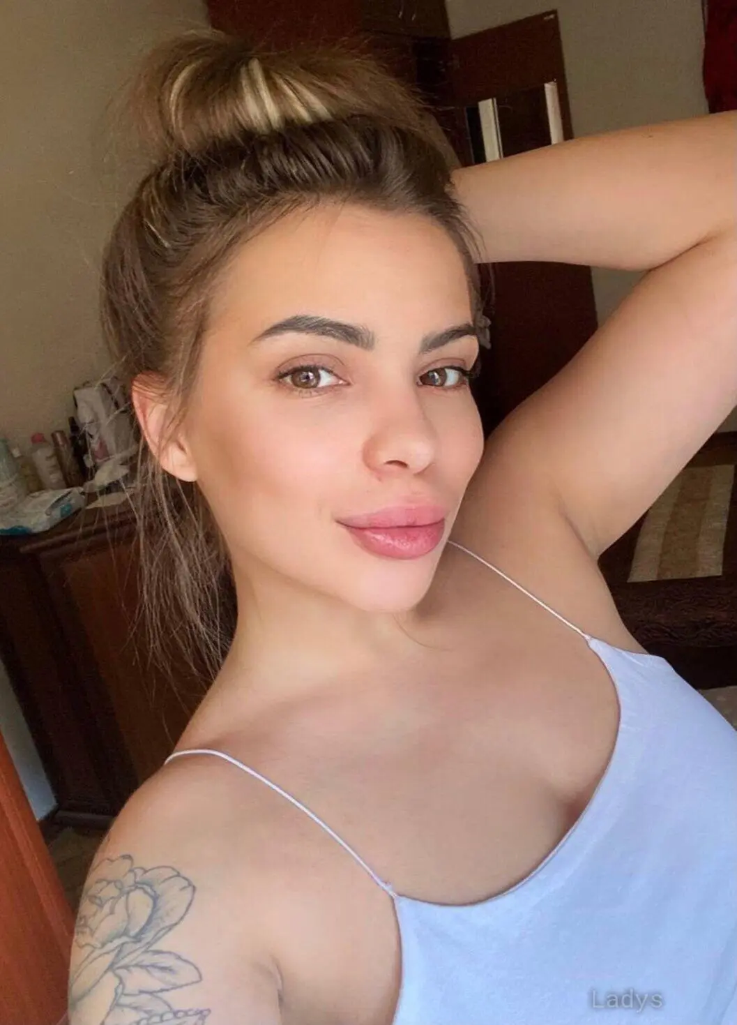 Prasire, 25 years old Riyadh escort girl with big tits, height 169 sm, Weight  kg