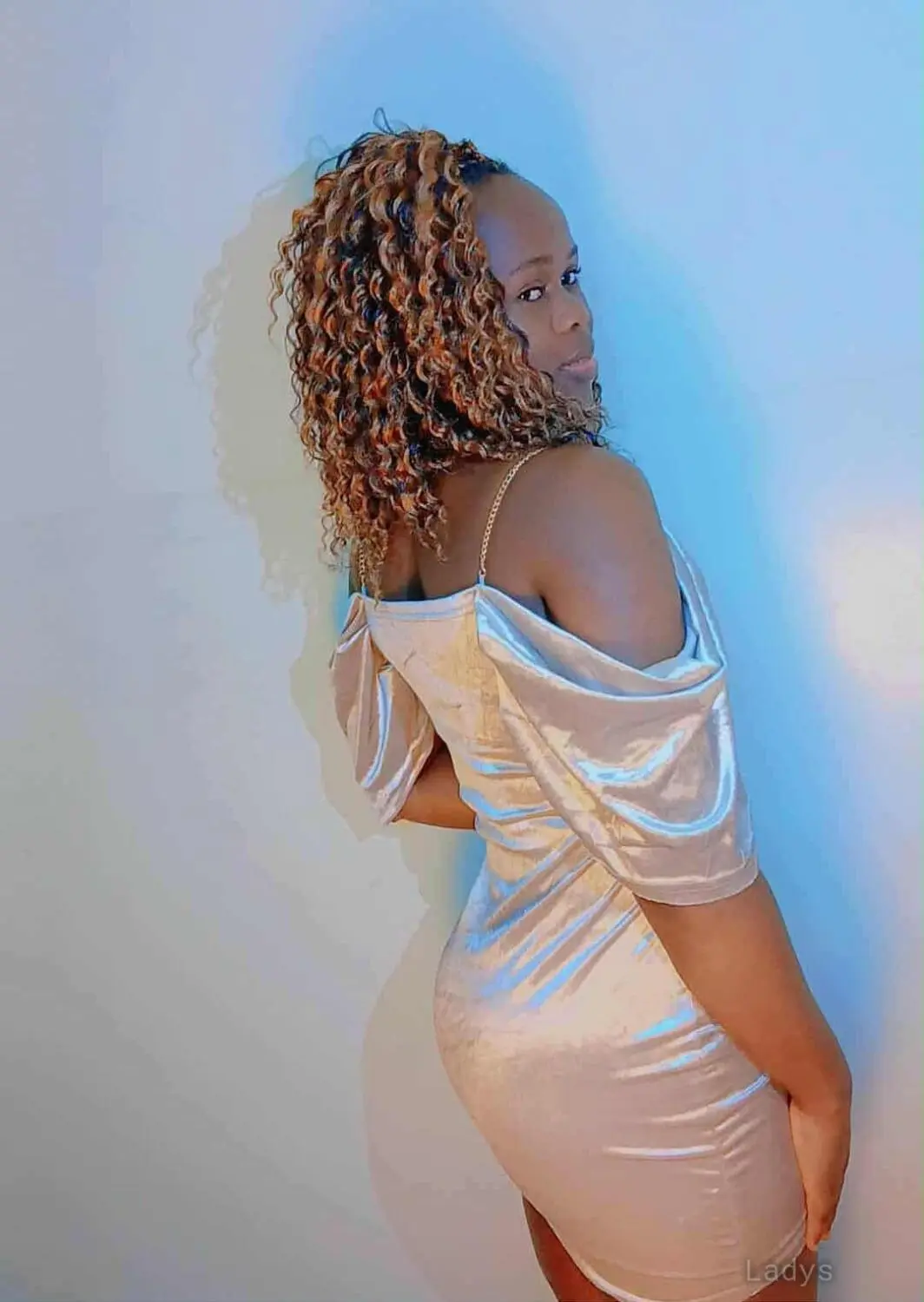 Rey, 26 years old Riyadh escort girl with big tits, height 160 sm, Weight kg