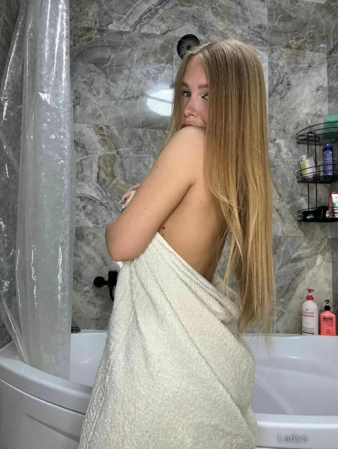 Sara,, 24 years old Riyadh escort girl with big tits, height 167 sm, Weight  kg